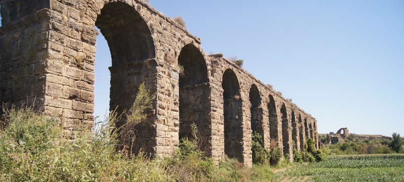 photo of Roman aqueduct