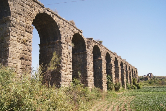 photo of Roman aqueduct